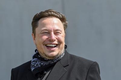Elon Musk định đoạt 25 tỷ USD bằng cuộc thăm dò trên Internet
